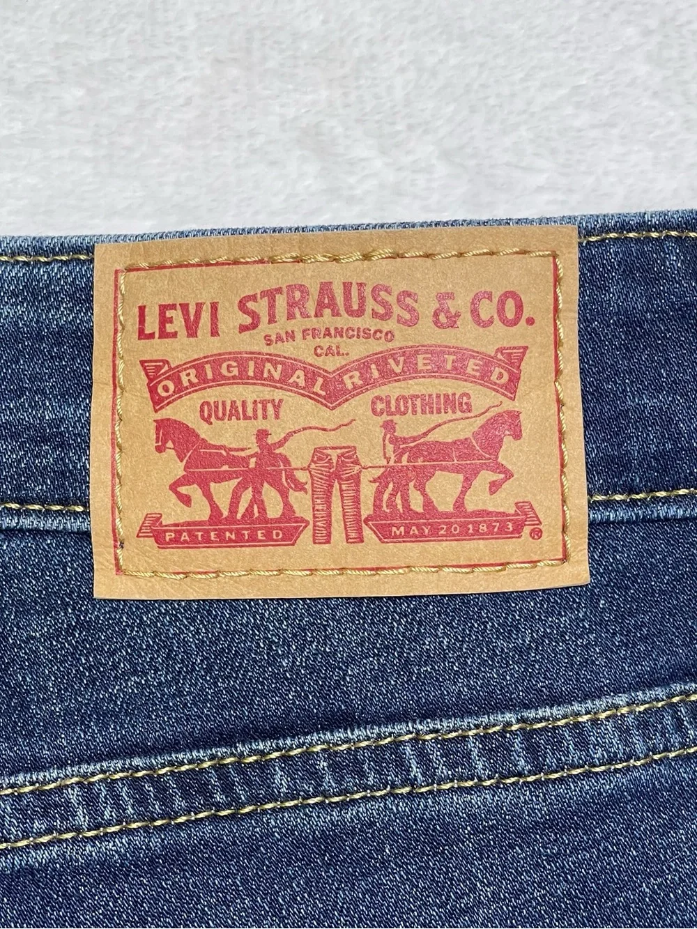 Levi's 721 High Rise Skinny Jeans Women's Size 34 Dark Wash Stretch Denim